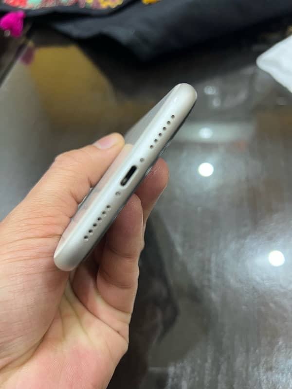 iPhone 11 128GB PTA Approved 5