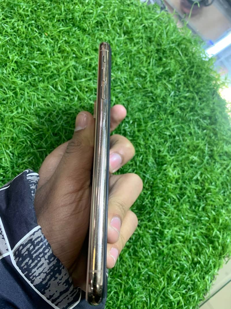 iPhone XS Max Pta Approved 2