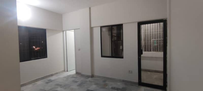 Flat 3 Beds DD 2nd Floor West Open in Erum Heights Block 13 Gulistan e Jauhar 4