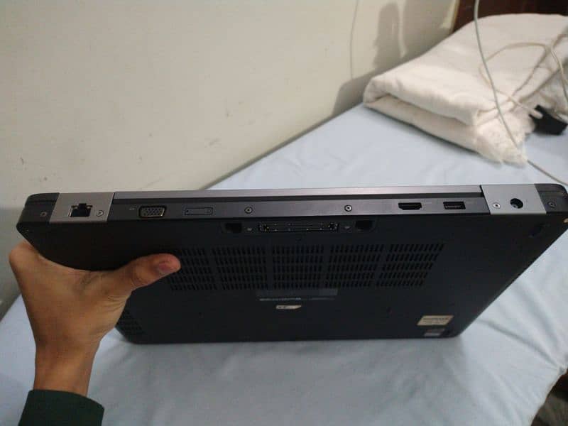 Dell Latitude E5570 core i7 6th generation with Touch Screen 3