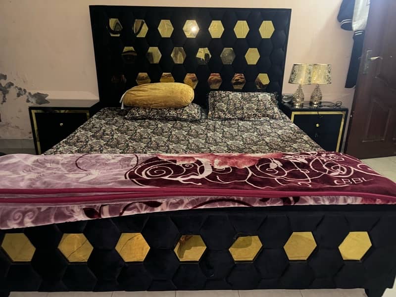 Bedset Complete In Excellent Condition 1