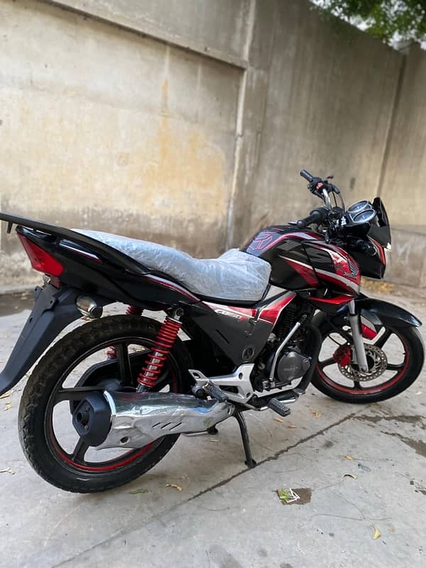 Honda CB 150F 2018 ( Black) 4