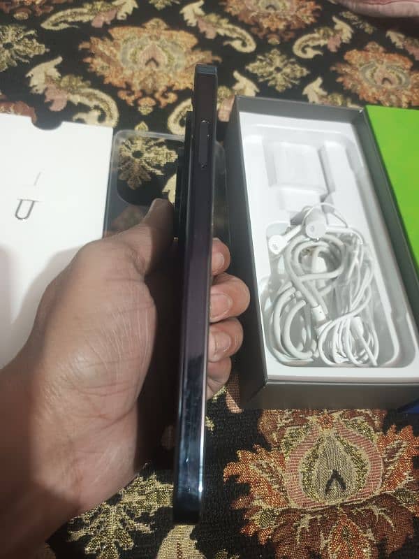 infinix HoT 40 pro 16GB/256GB All accessories complete with box 4