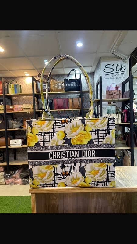 CHRISTIAN DIOR  ++ LV ++ GUCCI HAND BAGS 0