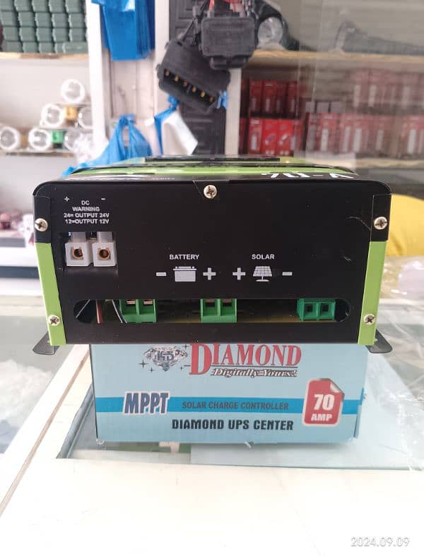 70 AMPERE 2200 watts hybrid mppt solar charge controller 12