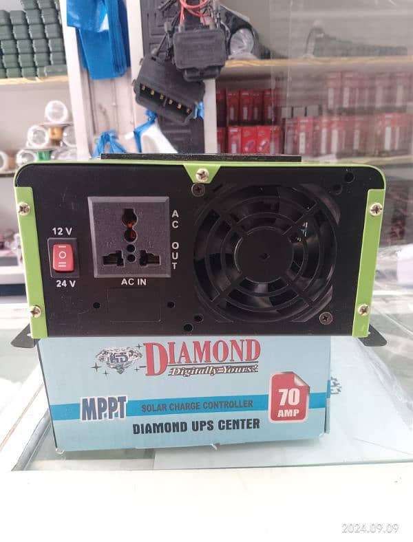 70 AMPERE 2200 watts hybrid mppt solar charge controller 13