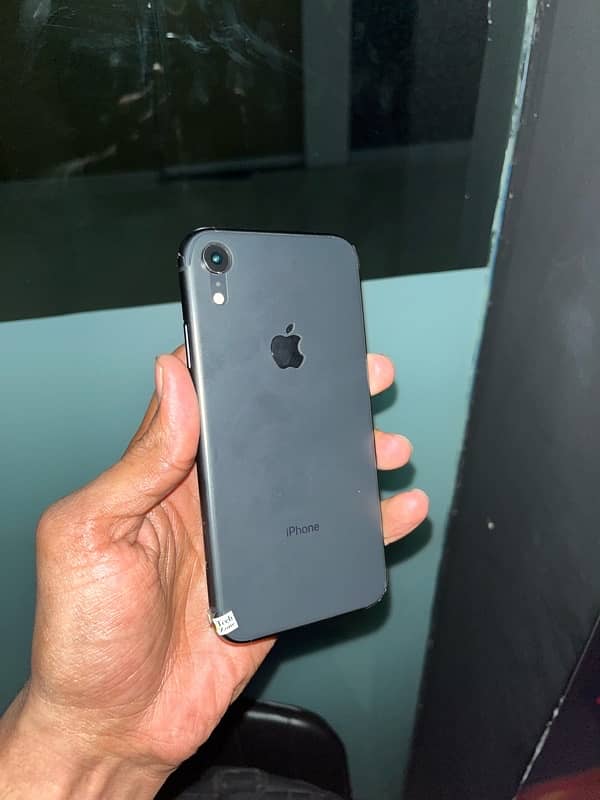 iPhone XR 128Gb NON PTA Factory Unlocked 2