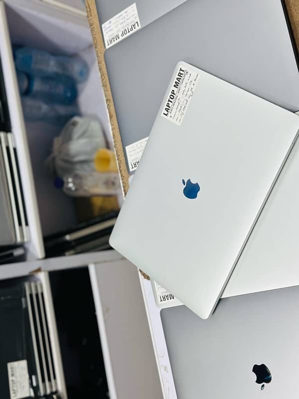 (2019) CORE I9 (32gb/512gb SSD) (4gb GPU) APPLE PRO (NEW YEAR SALE) 11