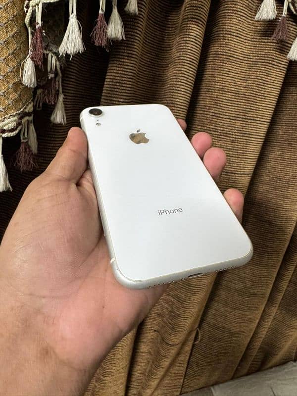 Iphone Xr 128gb pta Approved 4