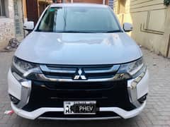 Electric + Hybrid Powerful SUV - Mitsubishi Outlander 2017/21