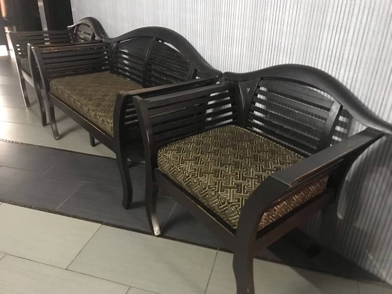 5 seater wooden polish sofa set 0