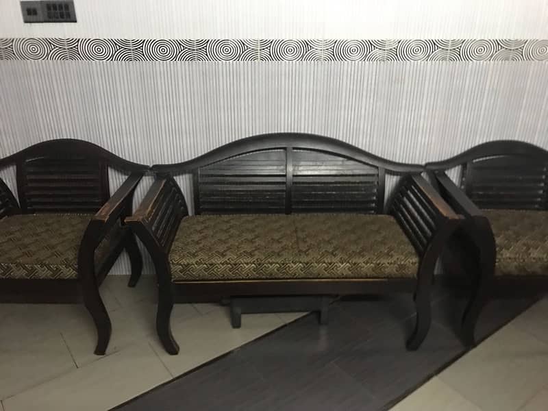 5 seater wooden polish sofa set 2