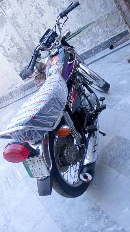 . . 03007254630=total janin ha saf sothri bike ha dawo road 8chk 6