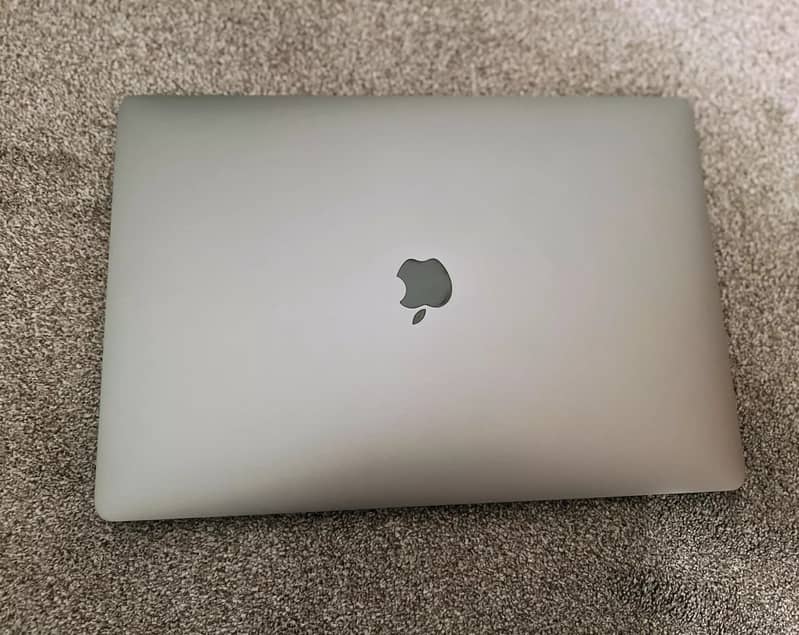 Macbook Pro 16" Total Genuine New Boxed Conditioned 1