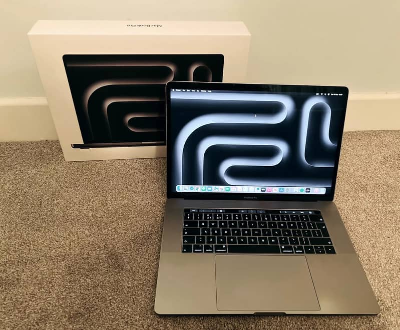 Macbook Pro 16" Total Genuine New Boxed Conditioned 2