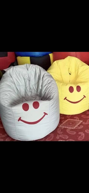 Smiley bean bag sofas 3