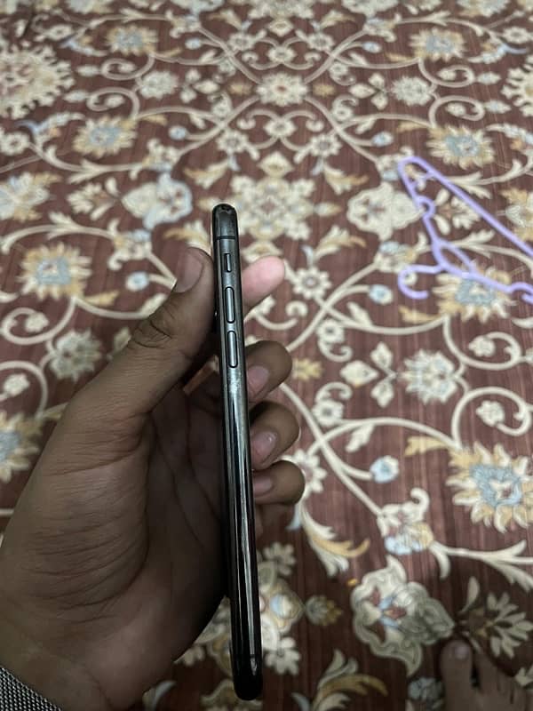 iphone xs 4