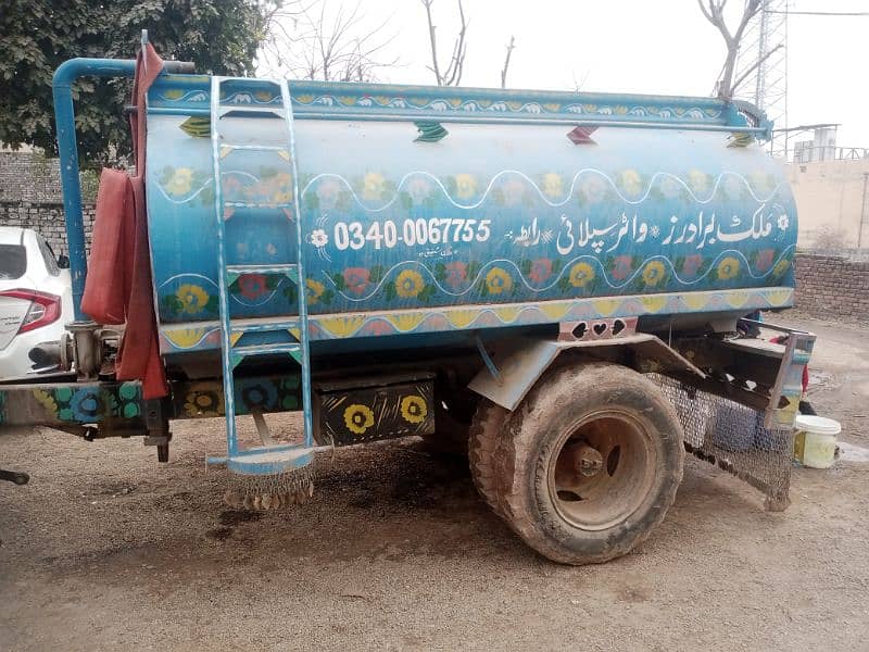 water tanker for sale  (10 ft) other vehicles exchange. 0