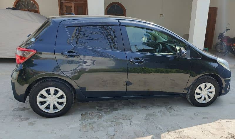 Toyota Vitz 2017 1