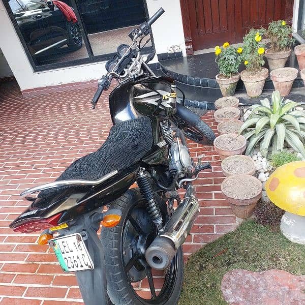 Yamaha YBR 125G Model 2018[TOTAL GENIUN] 3