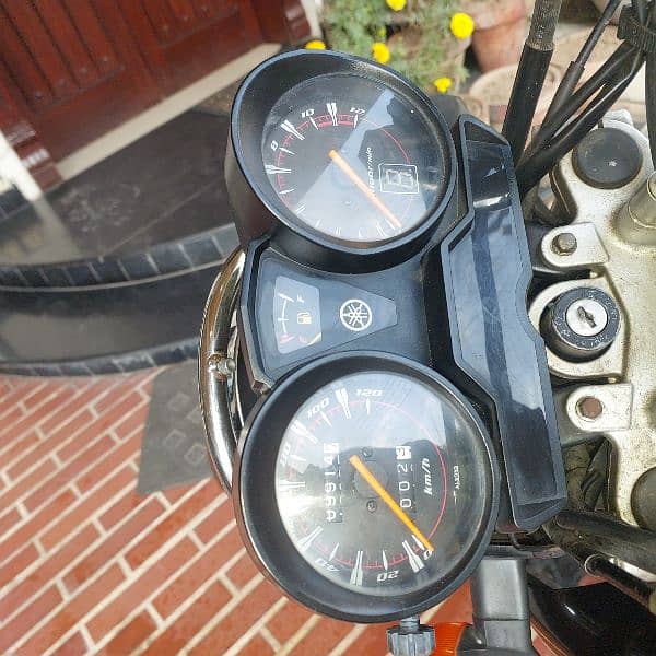 Yamaha YBR 125G Model 2018[TOTAL GENIUN] 4