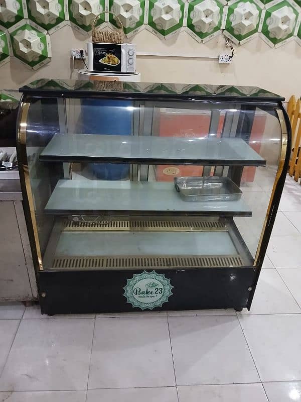 Display counter with heater 3