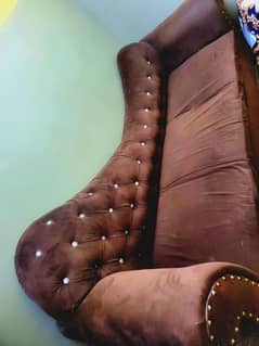 3seater Dewan in velvet stuff