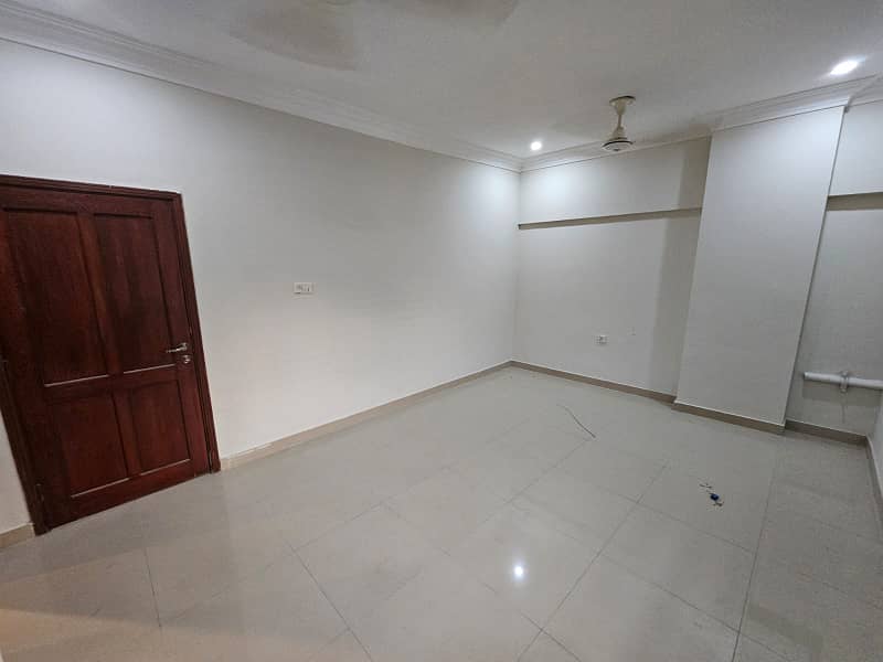 In Shaheed Millat Road 3200 Square Feet Office For Rent 13