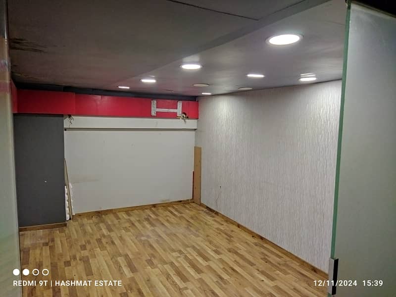 Showroom For Rent 9