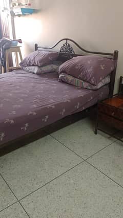 Queen Size bed