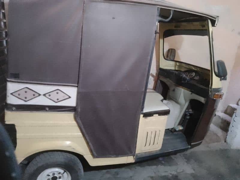 Sazgaar Rikshaw 2022 Model in Good Condition 3