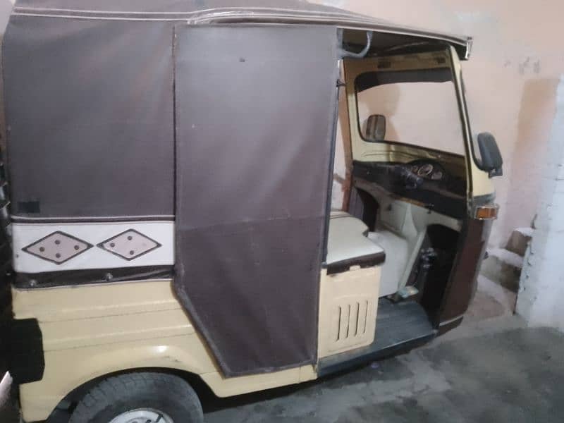 Sazgaar Rikshaw 2022 Model in Good Condition 4