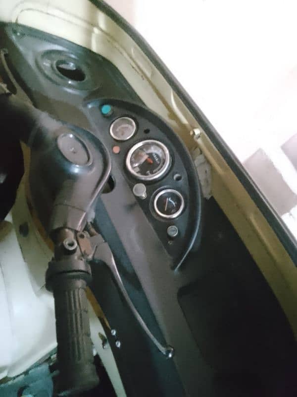 Sazgaar Rikshaw 2022 Model in Good Condition 5