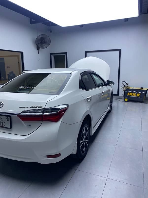 Toyota Corolla Altis 2017 10