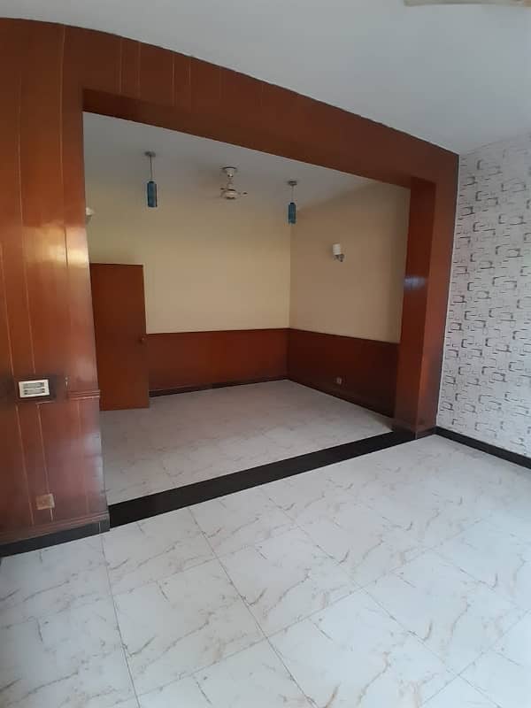 10MARLA HOUSE AWAILABLE FOR SALE IN MODEL TOWN BLOCK M 1