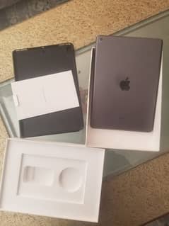 ipad 8th genration. . 128Gb . . 10/10 like a new