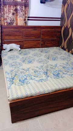 Wooden bed like new