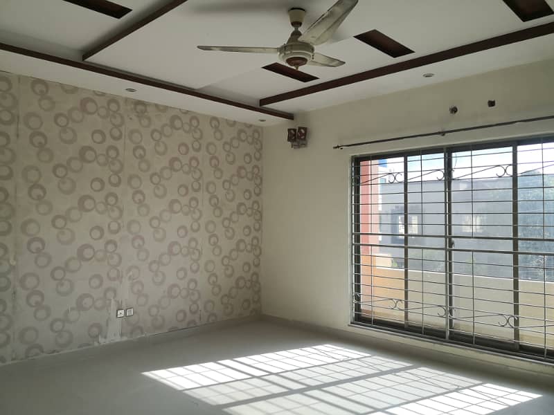 1 KANAL UPPER PORTION IS AVAILABLE FOR RENT IN VALENCIA HOUSING SOCIETY LAHORE 1