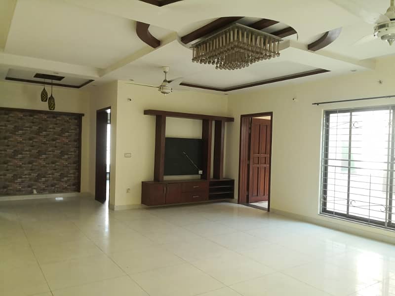 1 KANAL UPPER PORTION IS AVAILABLE FOR RENT IN VALENCIA HOUSING SOCIETY LAHORE 3