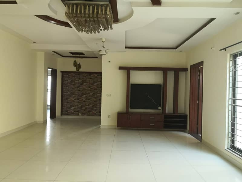 1 KANAL UPPER PORTION IS AVAILABLE FOR RENT IN VALENCIA HOUSING SOCIETY LAHORE 6