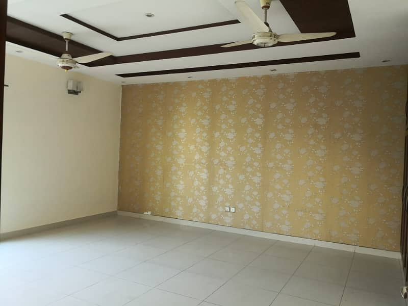 1 KANAL UPPER PORTION IS AVAILABLE FOR RENT IN VALENCIA HOUSING SOCIETY LAHORE 7