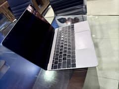 MacBook apple