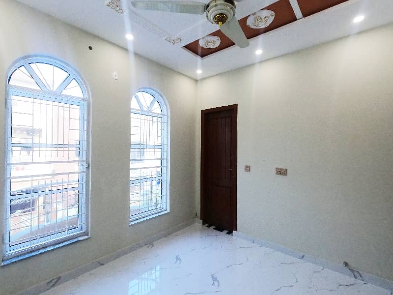 Prime Location 5 Marla House In Eden Boulevard Housing Scheme For sale 26