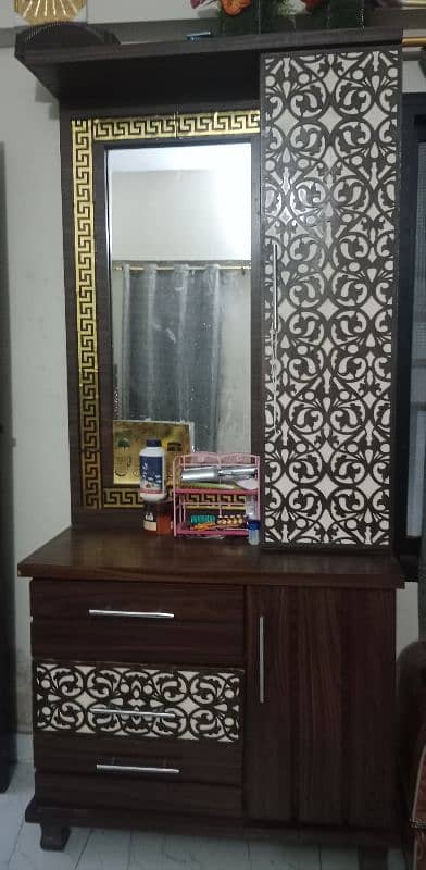 4 piece Bedroom set with matters 1