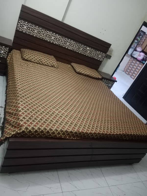 4 piece Bedroom set with matters 6