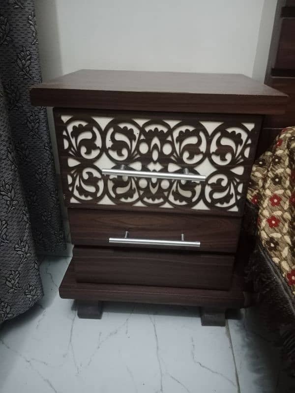 4 piece Bedroom set with matters 7