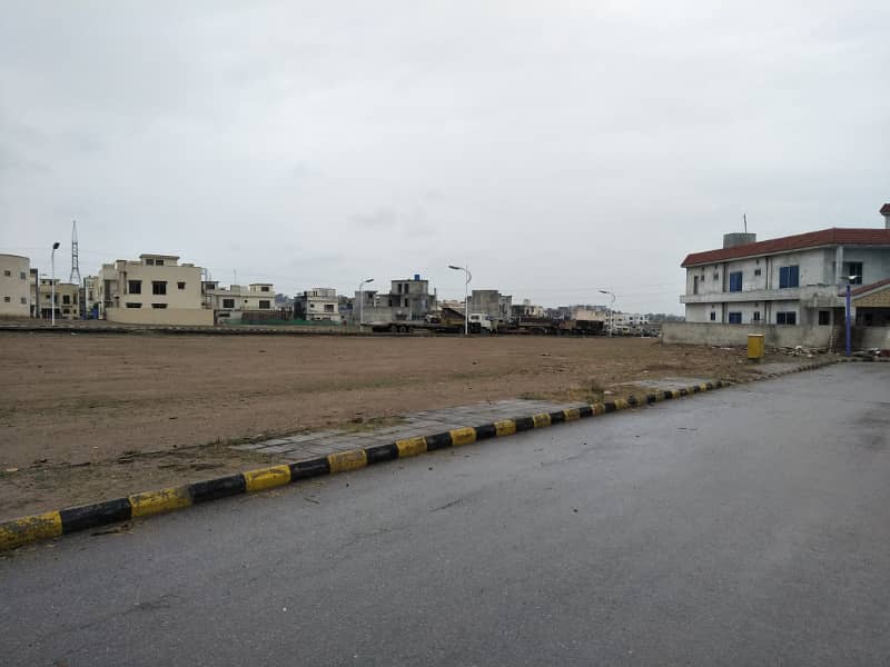 5 Marla Boulevard Back Open Plot Prime Location in Bahria Town Phase 8, M Block 2