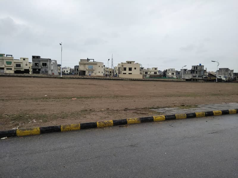 5 Marla Boulevard Back Open Plot Prime Location in Bahria Town Phase 8, M Block 3