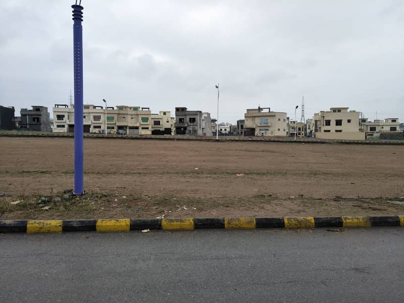 5 Marla Boulevard Back Open Plot Prime Location in Bahria Town Phase 8, M Block 4