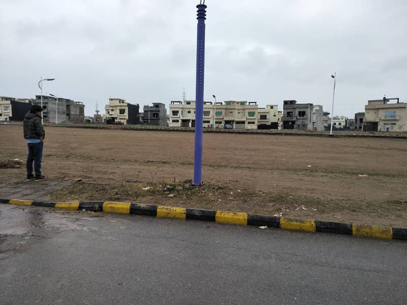 5 Marla Boulevard Back Open Plot Prime Location in Bahria Town Phase 8, M Block 5